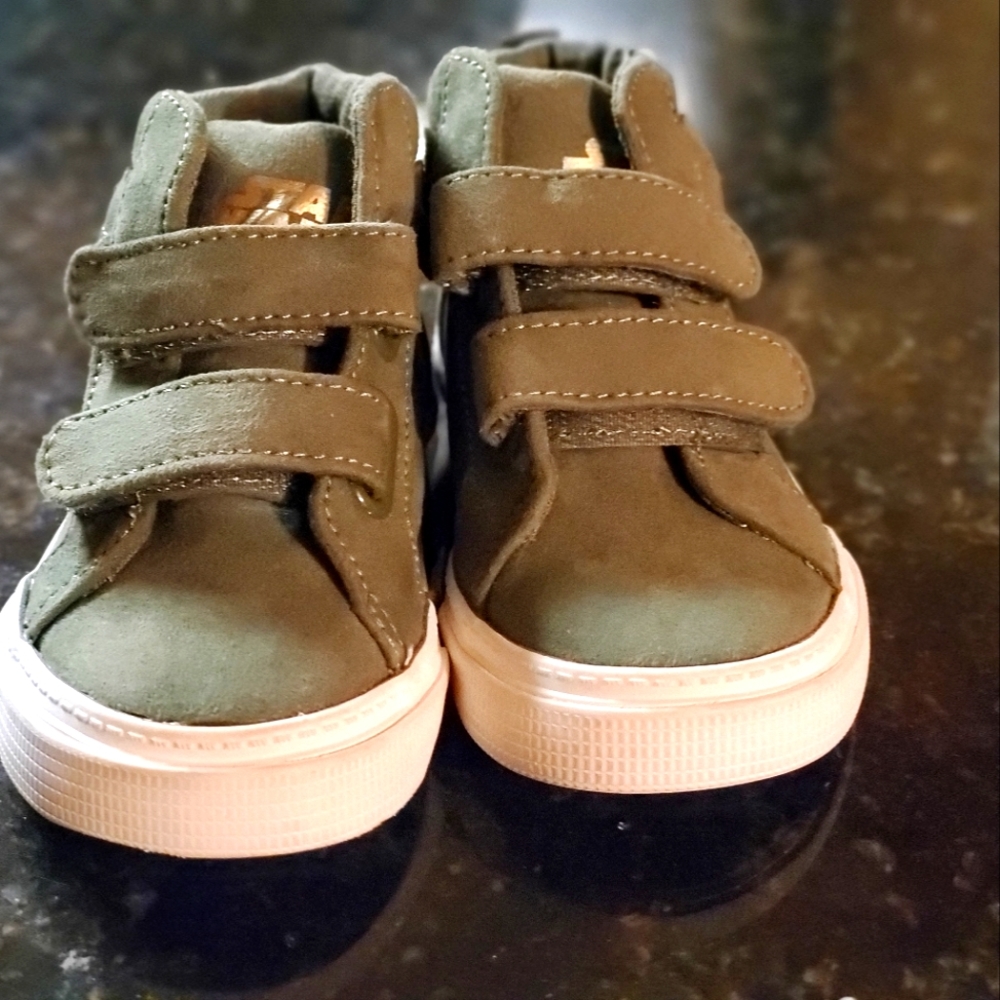 SOLD- Yoda GAP velcro hightops